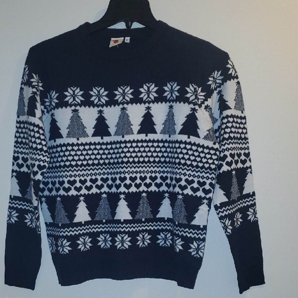 DARI Navy Blue and White  Crewneck Sweater with Textured Knit